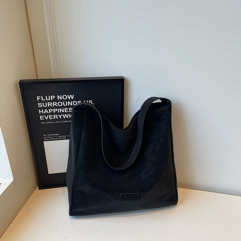 Large capacity retro handbag for women, trendy 2025 new arrival, minimalist versatile soft shoulder bag, high-end commuter tote bag