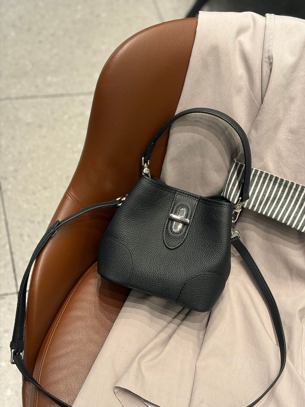 Tipsy dinner bucket bag women's satchel bag super popular work small bag shoulder crossbody bag