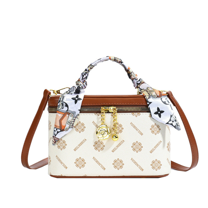 2025 new box bag silk scarf high-end fashion printed letter versatile shoulder crossbody small square bag