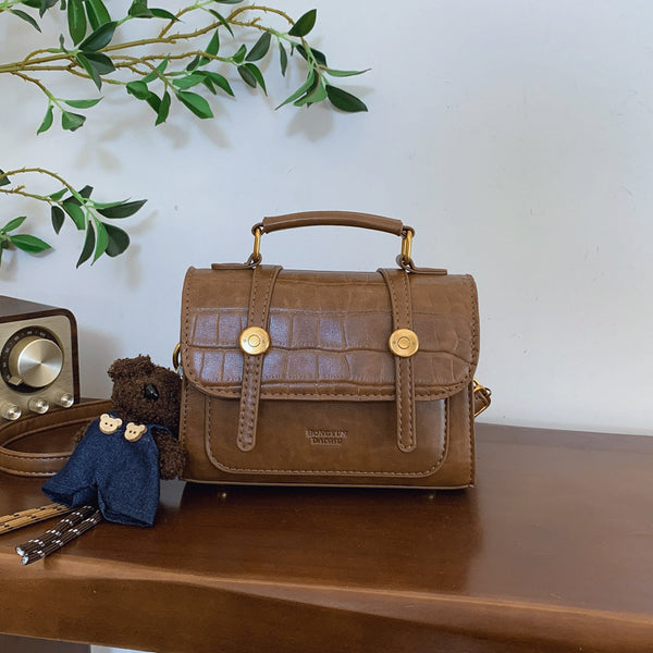 Simple texture college style small square bag women's new 2025 autumn and winter shoulder bag personalized foreign style handbag