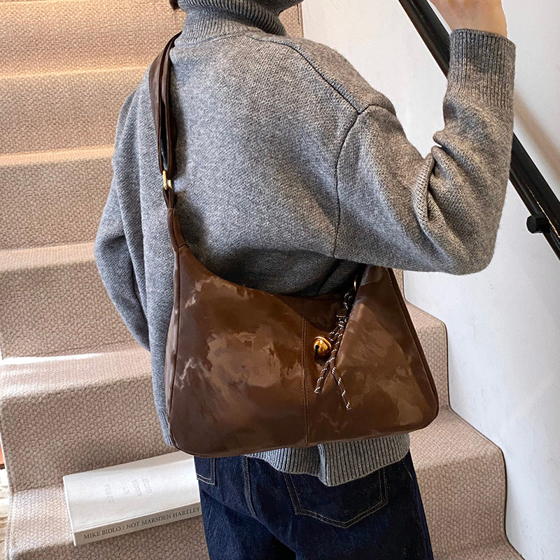 Foreign style high-end texture handbag women's 2025 autumn and winter new simple and fashionable large-capacity commuting shoulder messenger bag