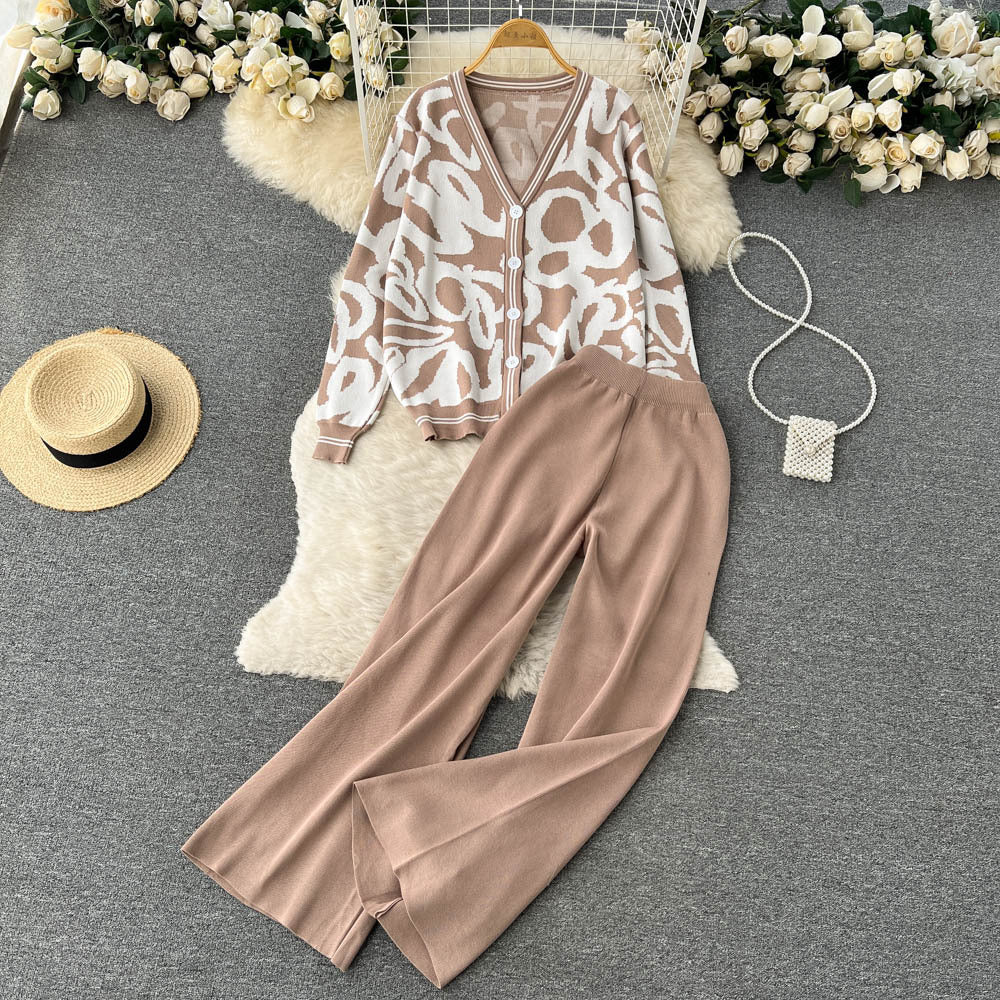 Trendy and chic two-piece set for women: autumn print long sleeve knit cardigan top and high-waisted straight-leg pants