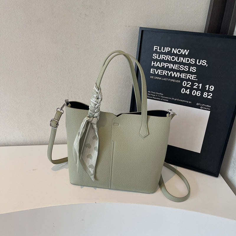 Cross-border popular bags this year, women's 2025 new niche portable bucket bags, versatile shoulder messenger bags