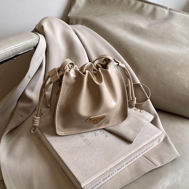 Bag messenger bag women's 2025 new bag winter light luxury niche high-end fashion shoulder bag