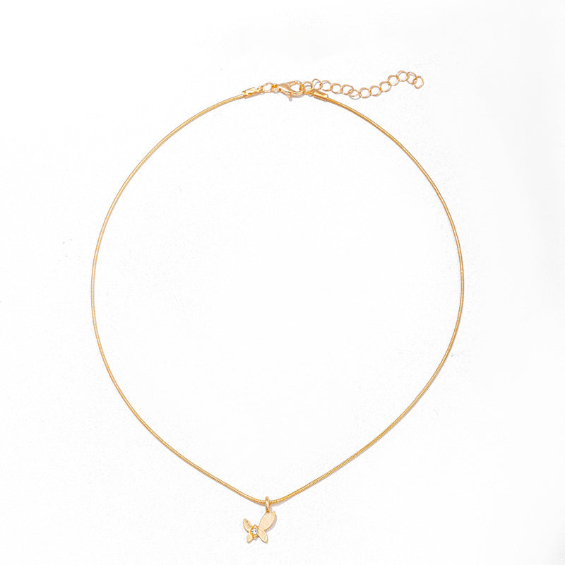 Wholesale alloy clavicle chain fashion jewelry - european & american style, versatile, diamond-studded pendant, delicate butterfly necklace for women