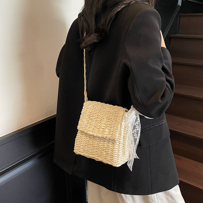 Cross-border small fresh straw woven women's bag handbag vacation woven bag beach bag girl shoulder messenger bag vegetable basket