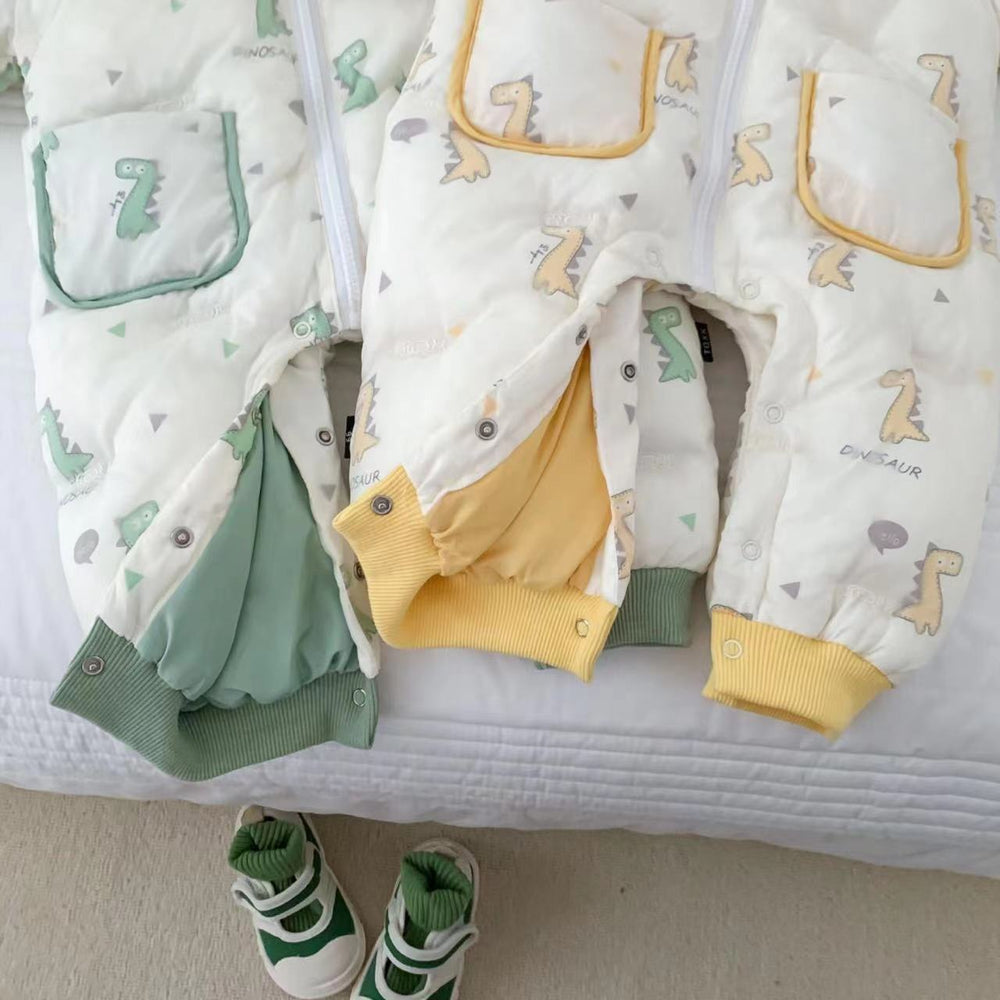Baby onesies for winter: cozy and stylish rompers for newborns and toddlers - perfect for outdoor adventures!