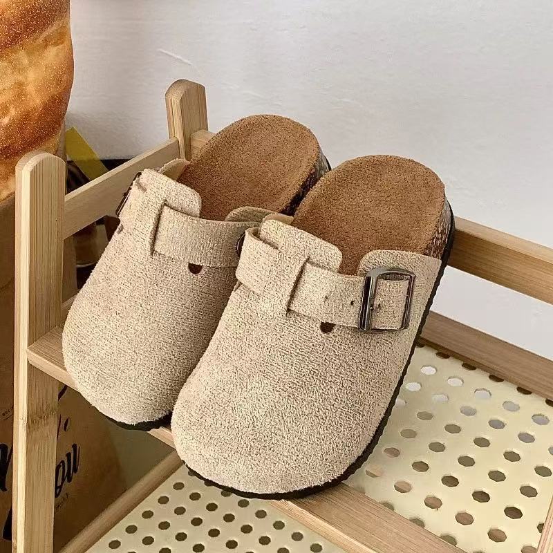 New fashionable birkenstock-style kids' shoes for outdoor wear - spring/autumn 2026 collection: cute, comfortable, non-slip, closed-toe design