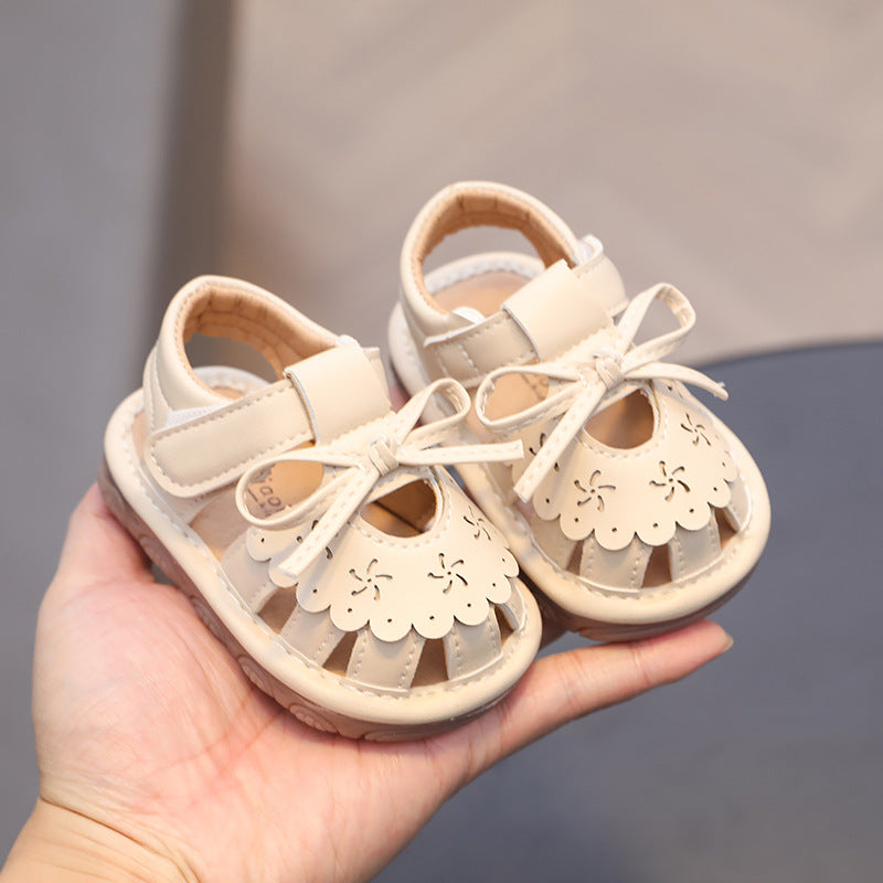 Baby girl princess shoes spring/summer 0-1 year old 2-pack closed-toe squeaky sandals soft sole infant first walker shoes toddler hollow-out single shoes