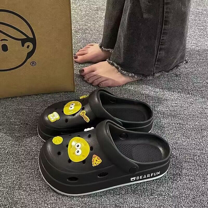 Thick sole crocs women's 2024 new arrivalsummeroutwearnon-slip beach toe-cap half-cool slippers women's feeling of stepping on shit