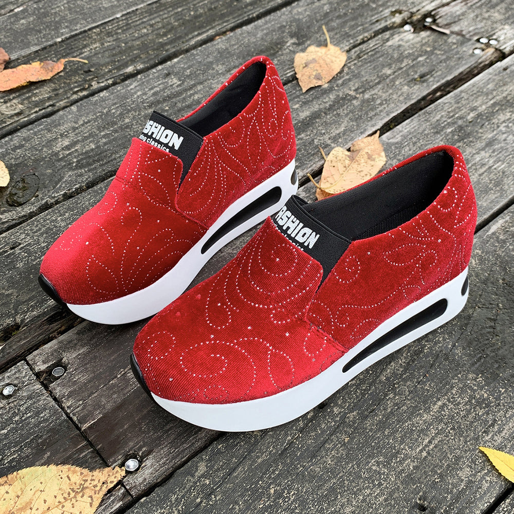 Wholesale women's plus size loafers: new spring/autumn collection - round toe, platform, chunky sole, athletic casual, versatile flats