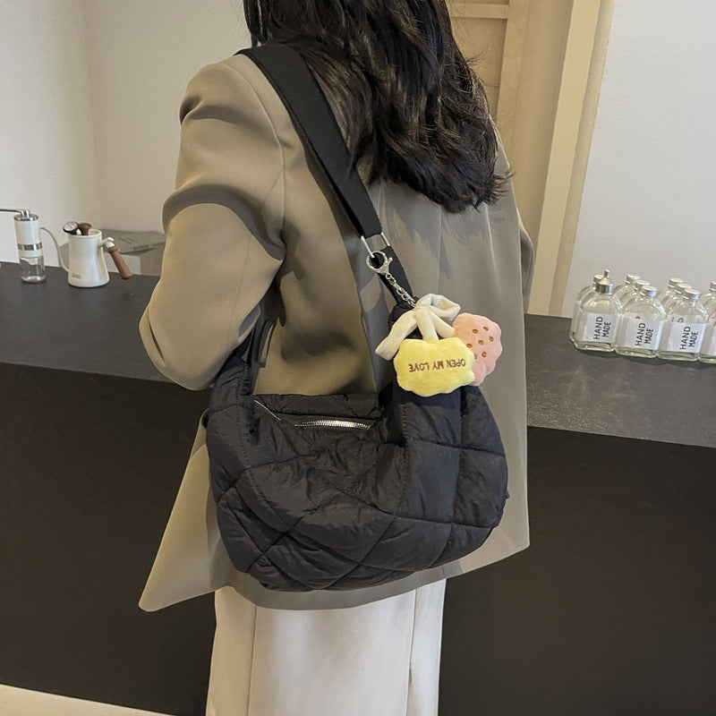 Cross-border new autumn and winter cotton clothes, bags, rhombus casual versatile messenger bags, commuter single shoulder fashion crescent moon dumpling bags