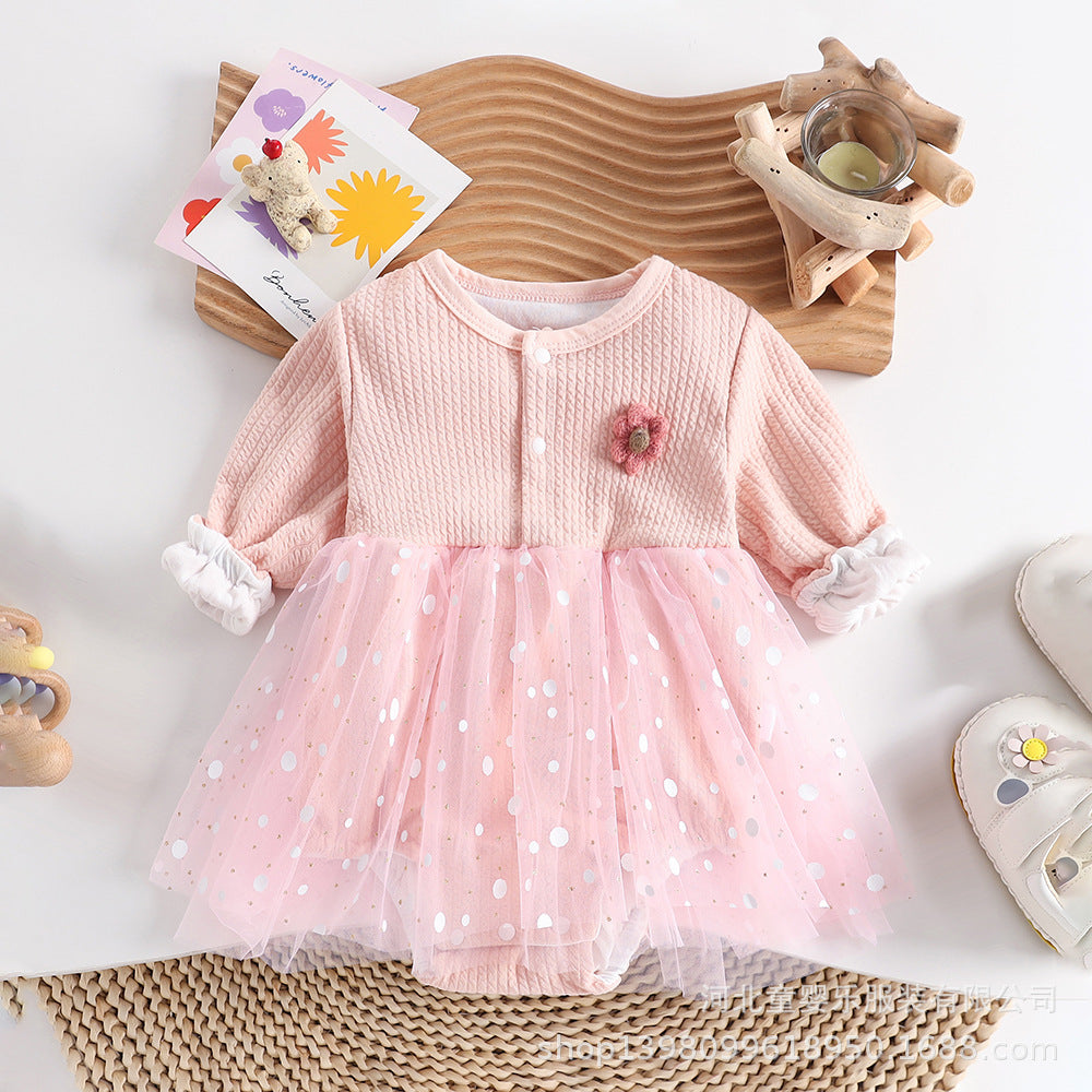 Baby girl's stylish princess-style 100-day outing romper, perfect for spring and autumn. sweet and elegant double-layered one-piece bodysuit for newborns and full-month celebrations