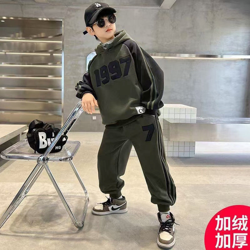 Boys' winter fleece-lined thickened set  casual mid-to-large children's outfit boy's hoodie and sweatpants sports two-piece set