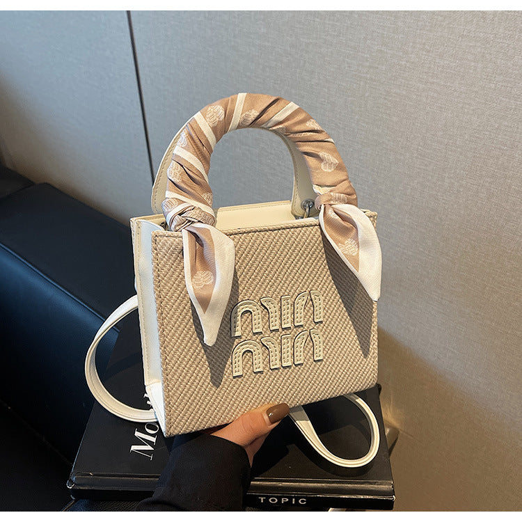 Cross-border premium bag women's autumn and winter 2025 new fashion versatile shoulder messenger bag women's portable Princess Diana bag