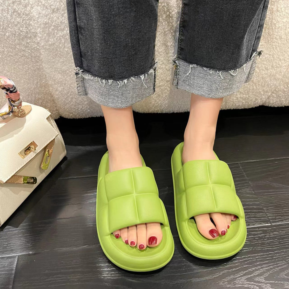 New eva cloud slides: stylish, comfortable, and non-slip summer slippers for women and men. perfect for indoor, bathroom, and outdoor wear. odor-resistant and ideal for couples