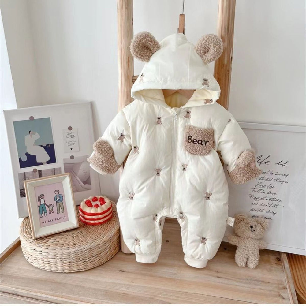 Newborn baby winter romper, full month celebration outfit, thickened onesie for baby boys and girls, bear hug style, trendy outdoor wear