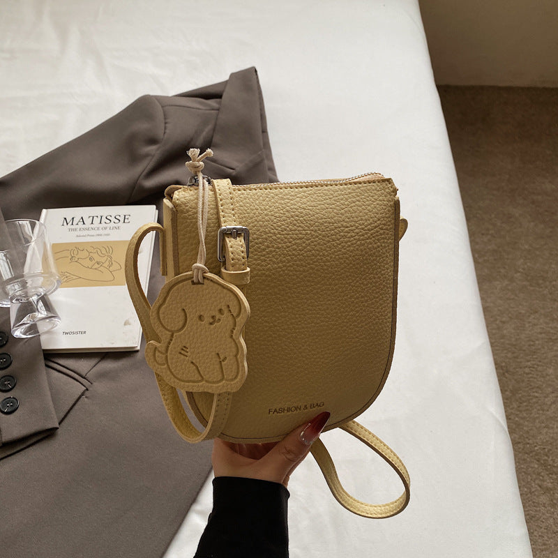 Foreign order niche bag women's 2025 new summer fashion shoulder messenger bag simple casual saddle bucket bag