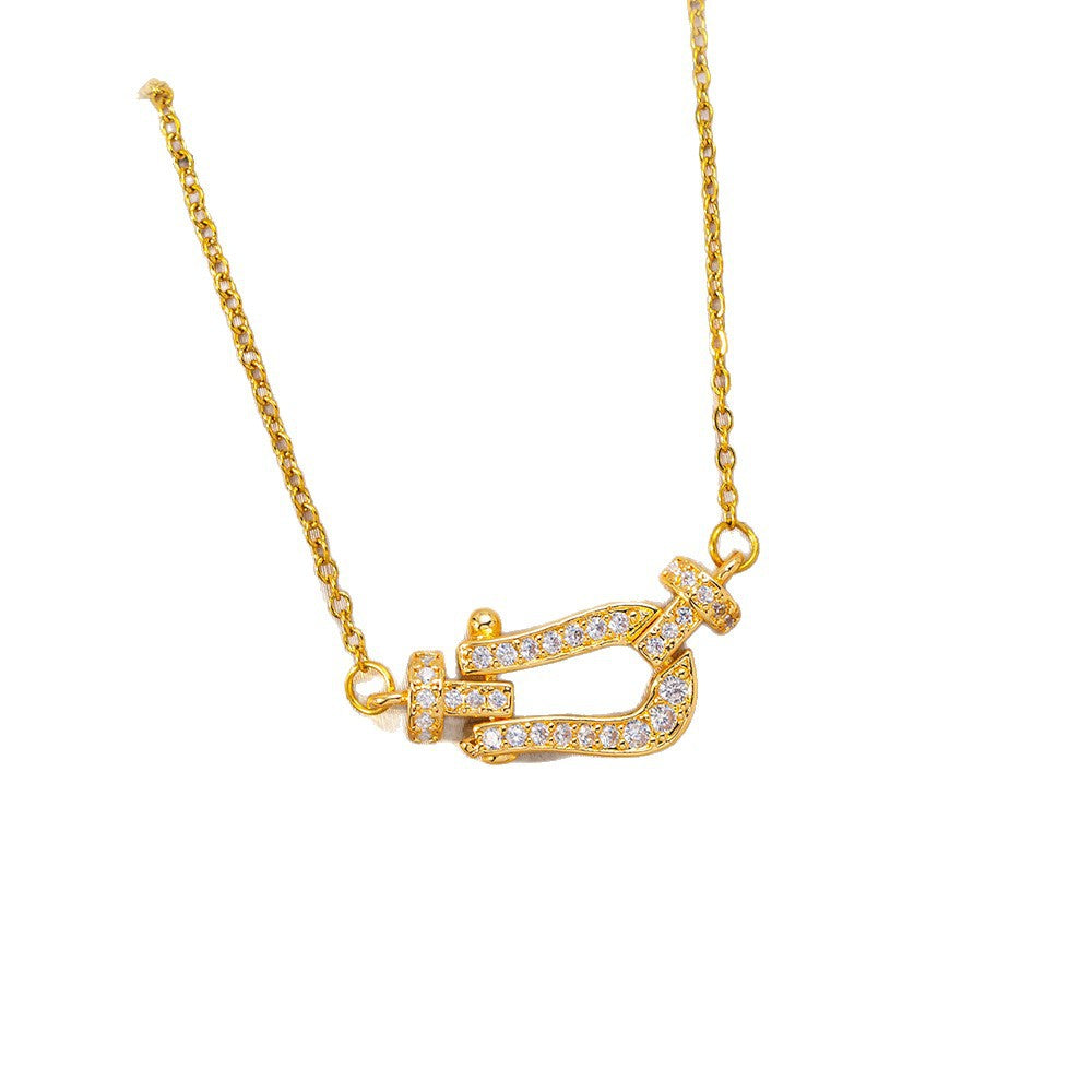 [copper inlaid with zirconium] luxurious full diamond horseshoe buckle titanium steel necklace for women, versatile niche accessible luxury high-end clavicle chain jewelry