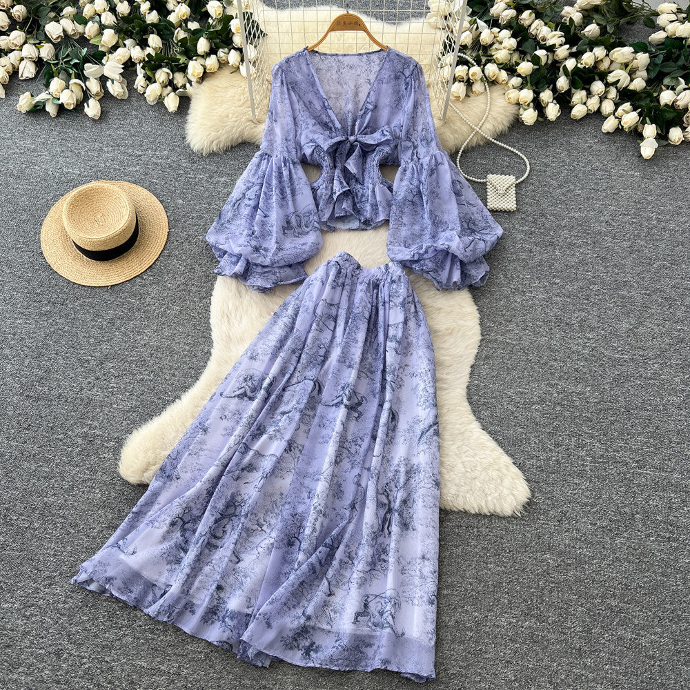 French romantic floral print two-piece set for women - autumn collection, high-end v-neck, cinched waist, mesh midi skirt outfit