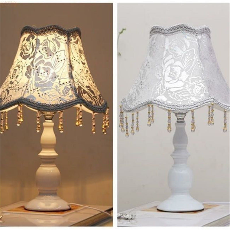 European-style bedroom decor: cozy retro table lamp for wedding rooms - creative, modern, unique, romantic night light with adjustable brightness for nursing