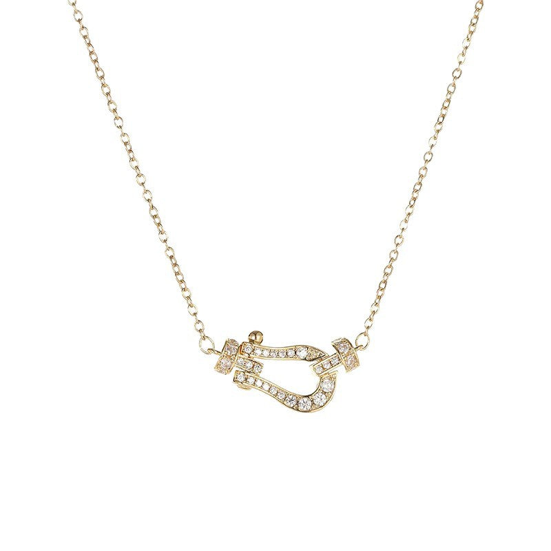 Luxurious full diamond horseshoe buckle titanium steel necklace women's easiest for matchwork clothingniche styleaccessible luxuryclassysensecasualfashion collarbone chain