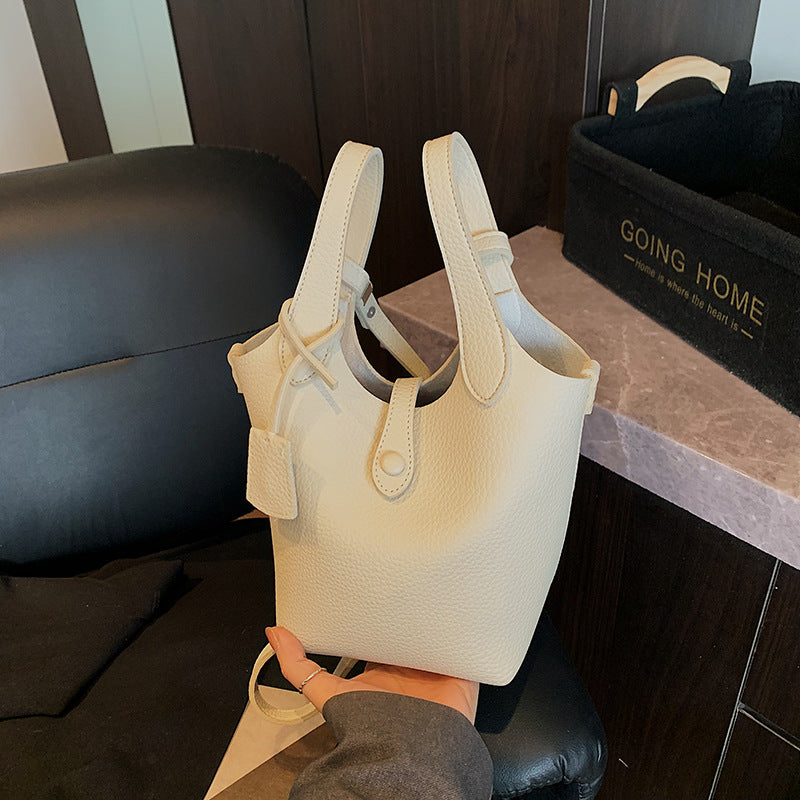 Foreign orders are popular this year, and small bags for women's 2025 new fashionable versatile messenger bags are super hot portable bucket bags.