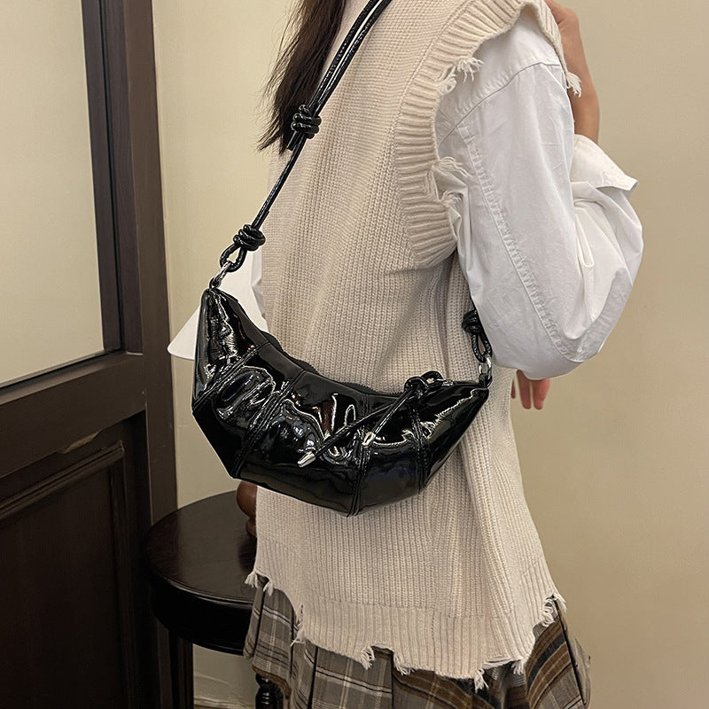 Cross-border textured crescent bag 2025 winter new women's bag niche design shoulder bag simple retro messenger bag tide