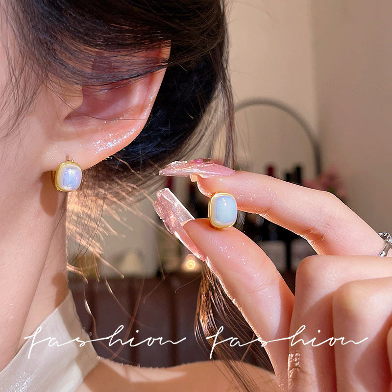 Spring break style white floral earrings - unique dopamine studs, niche design, versatile earrings