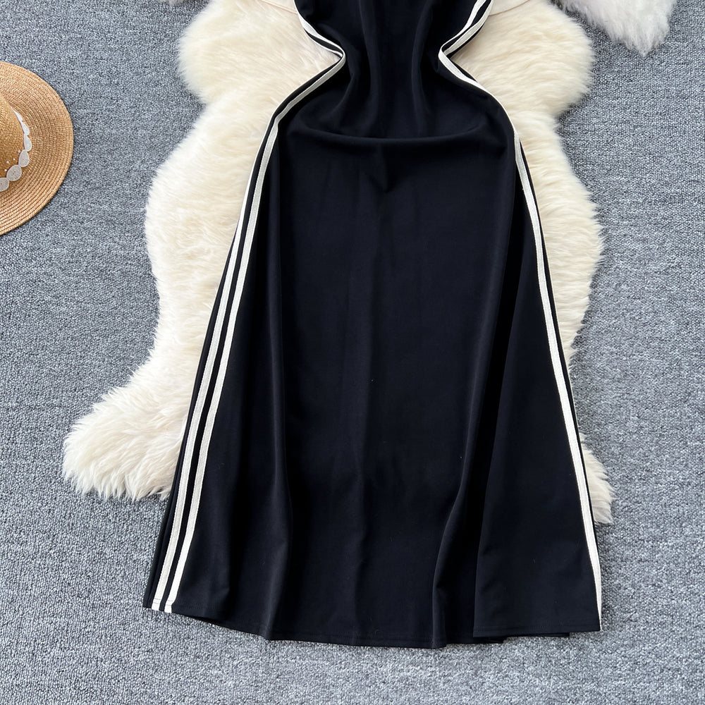 Frenchretro hepburn style little black dress for women, slightly fat, slimming look, retrocontrast colorv neck, short-sleeved, high waist, mid-length skirt