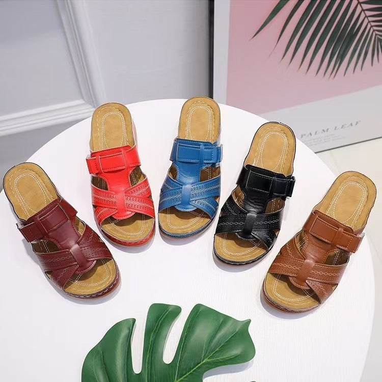 Cross-border  summer new 2020 European and American retro wedge women's slippers car line non-slip light women's cool slippers