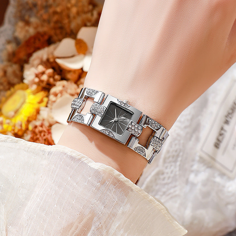 New arrivalretro alloy suitelegant women's bracelet watch square bar nail full diamond quartz women's watch steel strap