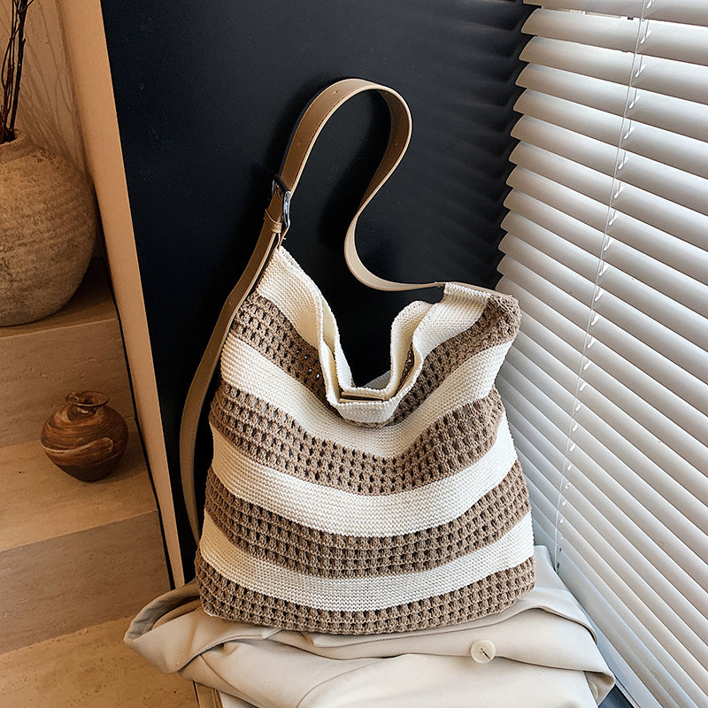 Foreign order Lazy wind knitted bag women's 2025 new commuter striped shoulder bag large capacity messenger bag tote bag