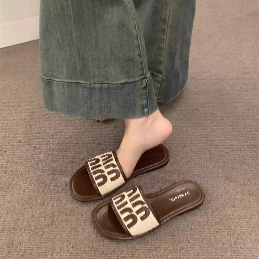 2025 french retro slippers women's flat summer outdoor new korean style fashion roman beach vacation sandals
