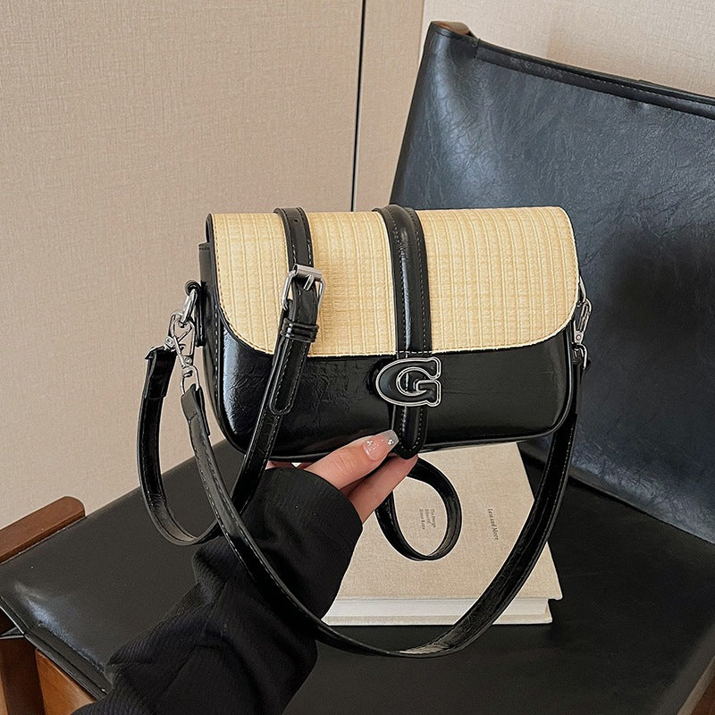 Fashion bag women's new Korean version of casual commuting simple shoulder bag high sense versatile foreign style portable messenger bag