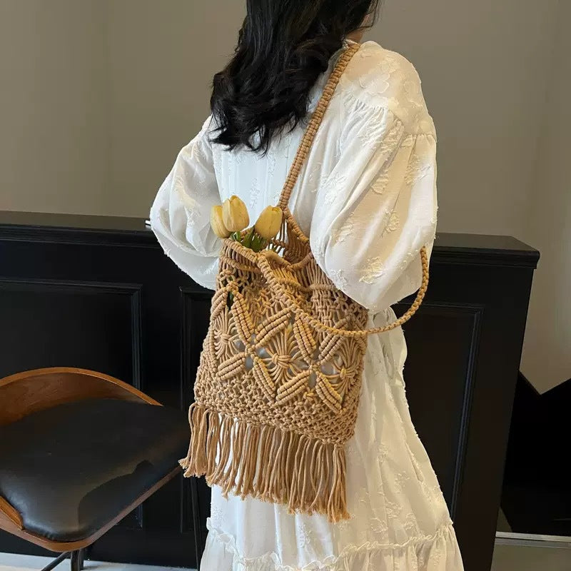1 tassel straw woven bag women's 2025 new seaside vacation hollow cotton thread woven bag large capacity shoulder tote bag