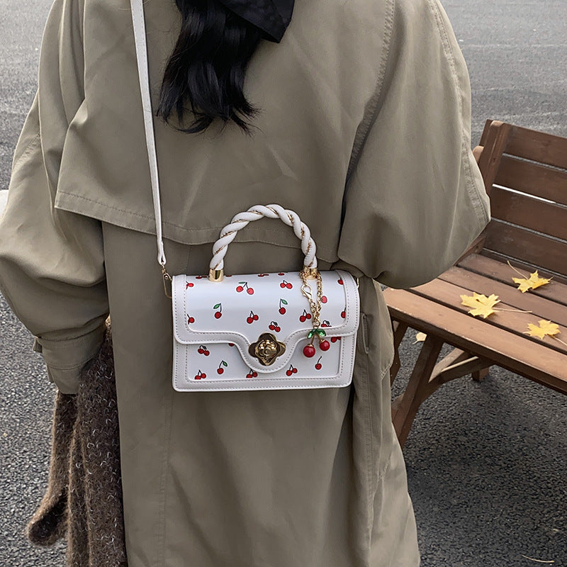 Premium texture fashion handbag bag women's autumn and winter U2025 new trendy niche messenger bag foreign style versatile small square