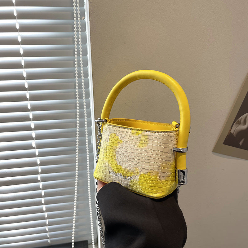 Foreign trade cute girl dopamine mini chain lipstick portable small bag women 2025 new trend messenger bag