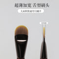 Single tongue-shaped traceless powder bottom brush with wooden handle, ultra-thin soft bristles, makeup brush, comfortable and non-eating powder, beauty tool, makeup brush