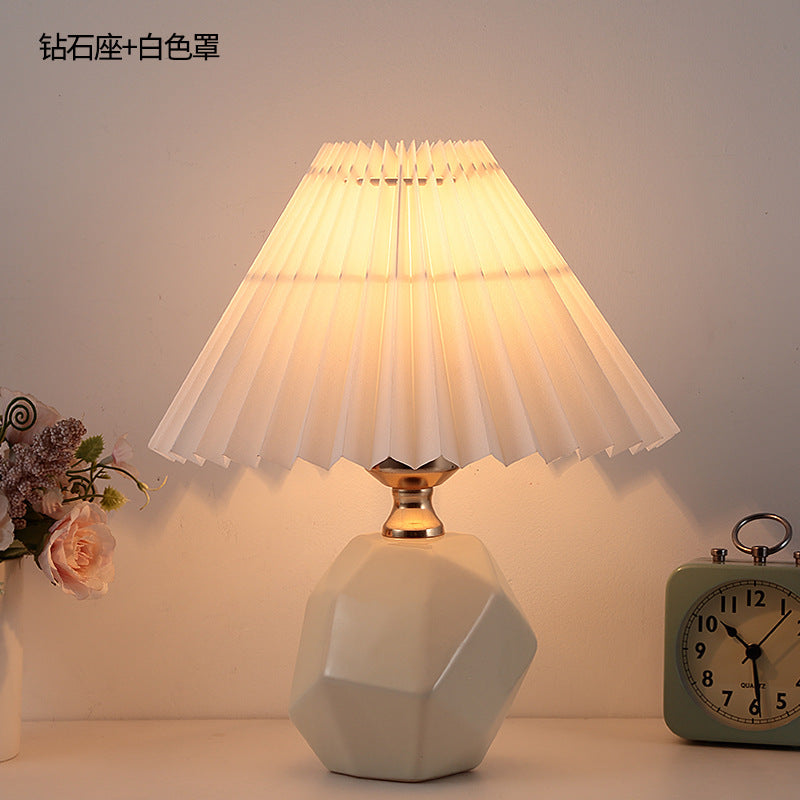 Table lamp ins wind high value pleated lamp retro Nordic girl Internet celebrity bedroom simple bedside feeding night lamp