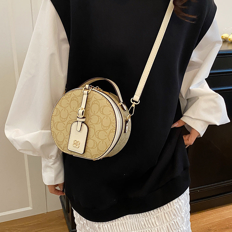 2025 new european and american fashionable chic chanel-style high-end crossbody bag, small round bag, large capacity vintage shoulder bag