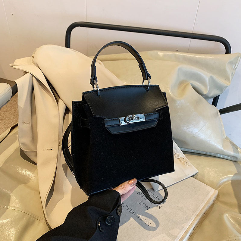 Retro niche suede bag women's 2025 new autumn and winter versatile messenger bag super fire handbag small bag