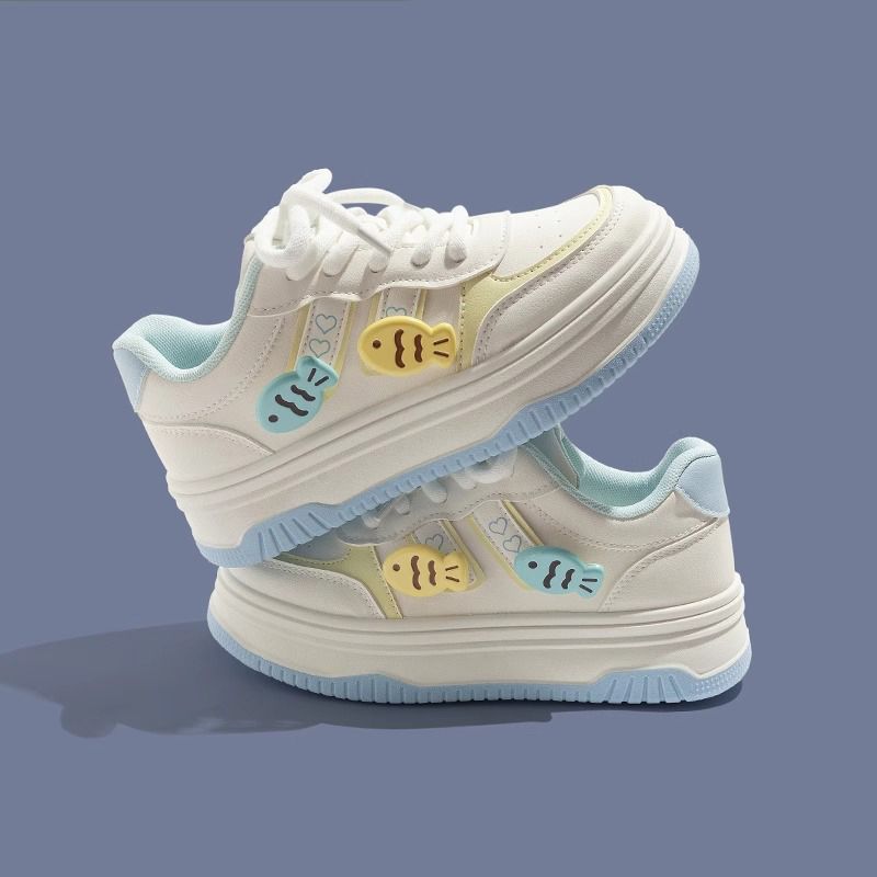 Girls' athletic shoes - new autumn  collection: breathable mesh sneakers, white shoes, student skate shoes for mid-to-large children and kids