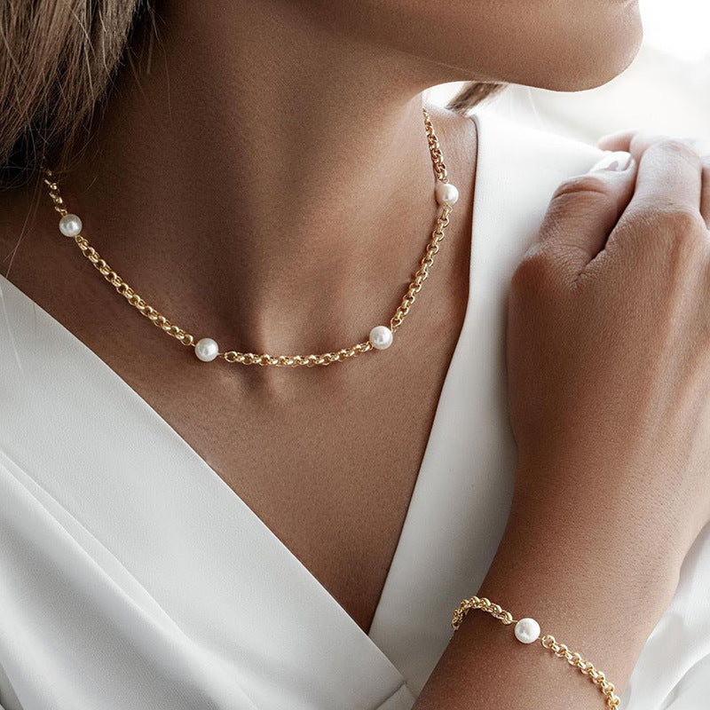 Wholesale faux pearl necklaces - european & american cross-border fashion, vintage jewelry, women's luxury, niche, high-end choker collars