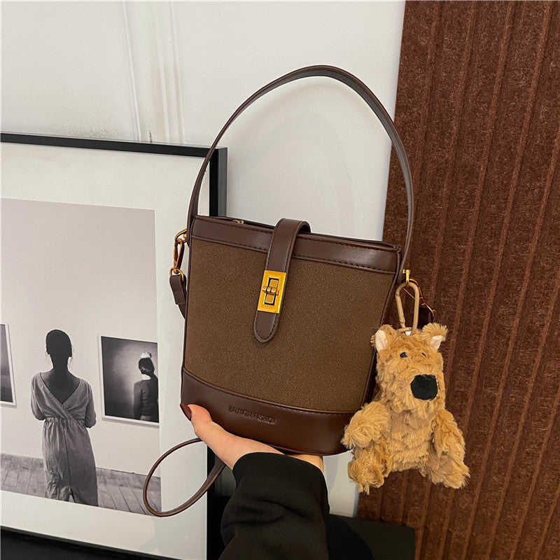 Fashion leopard print bag large capacity women's 2025 new autumn and winter popular foreign style messenger bag fashion portable bucket bag