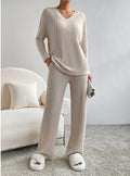 two-piece set for women,  autumn new collection: stylish and casual straight-leg pants with a chic, loose-fit v-neck ribbed knit top