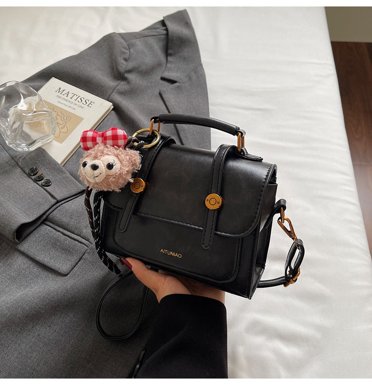 High-end retro small bag for women 2025 autumn new arrivalniche styleeasiest for match small square bag super popular light luxury shoulder satchel bag