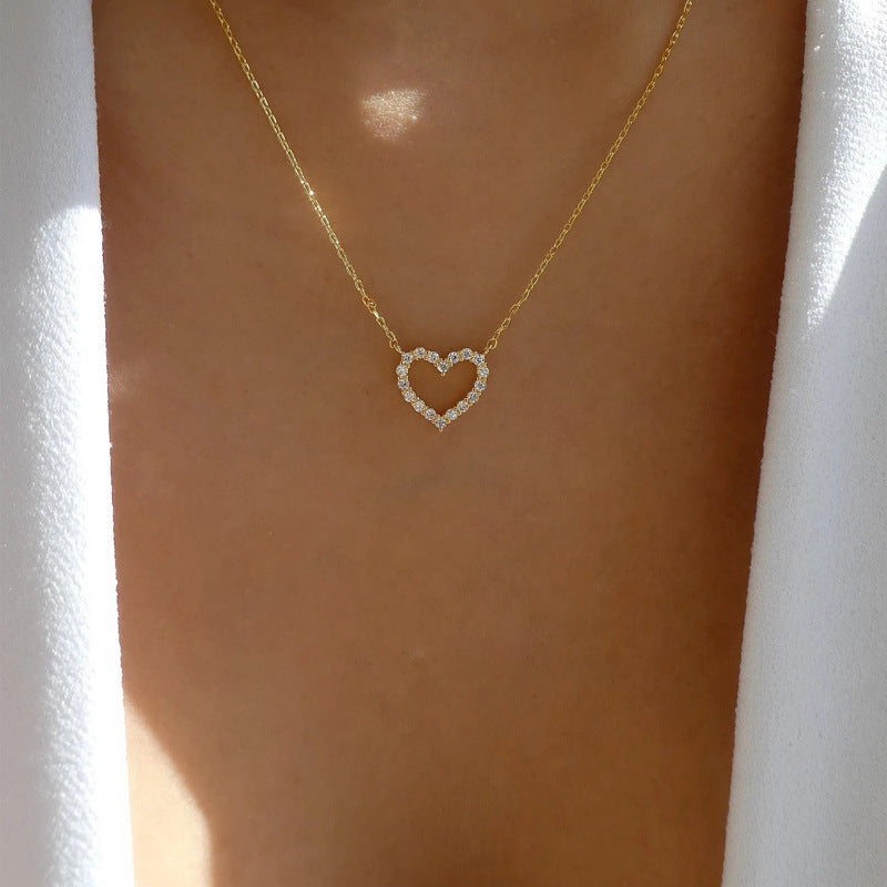 Wholesale alloy heart necklaces - european & american cross-border jewelry - versatile diamond-studded choker - women's water wave chain - high-end necklace