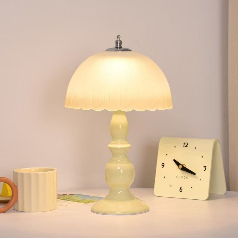 Kids' room table lamp bedside lamp touch sensor switch bedside lamp cordless rechargeable dorm room ins style