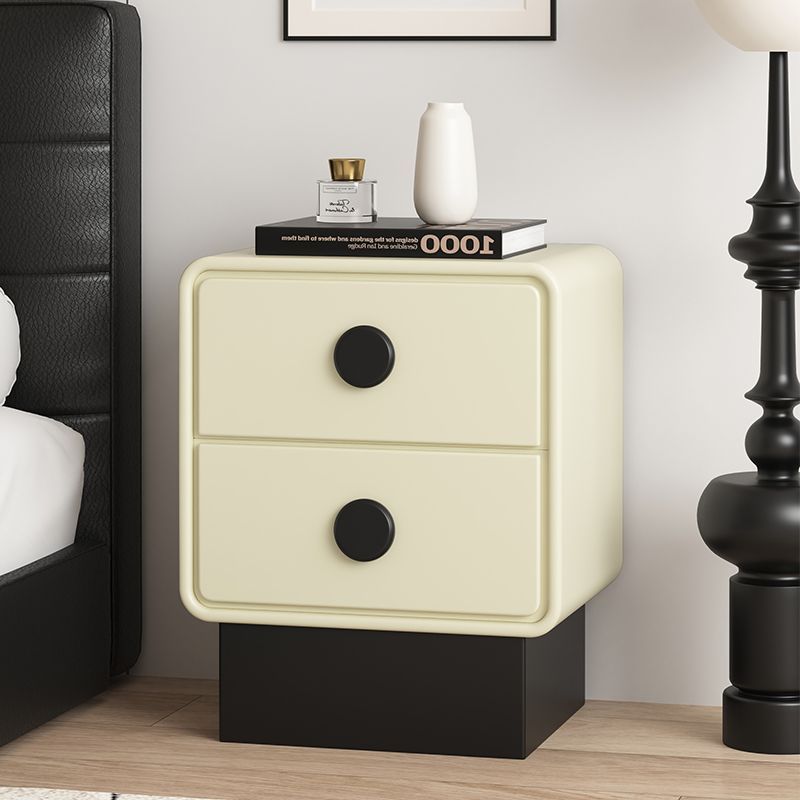 Nordic solid wood bedside table simple modern small bedroom bedside table 2025 new light luxury high-end storage cabinet